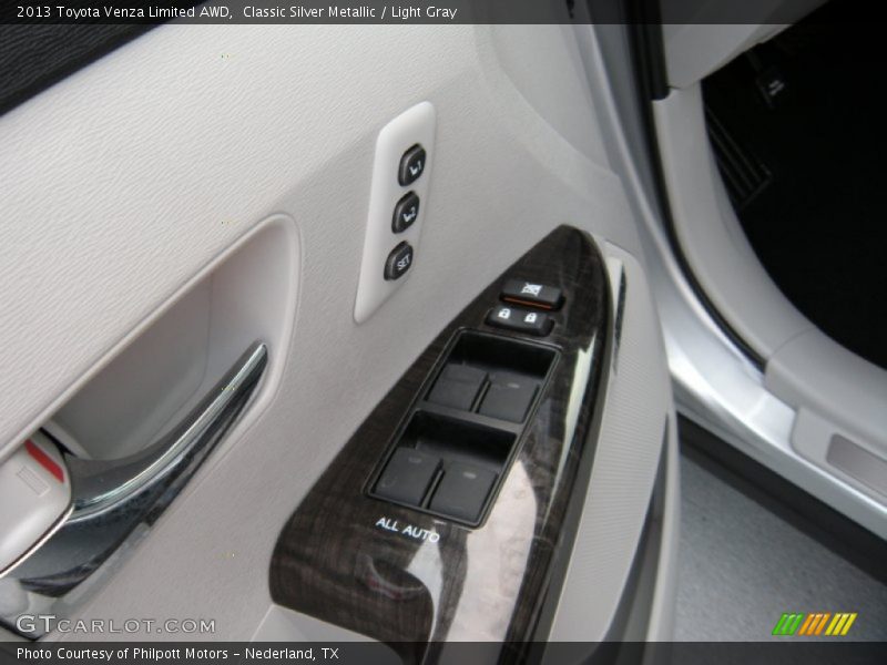 Classic Silver Metallic / Light Gray 2013 Toyota Venza Limited AWD