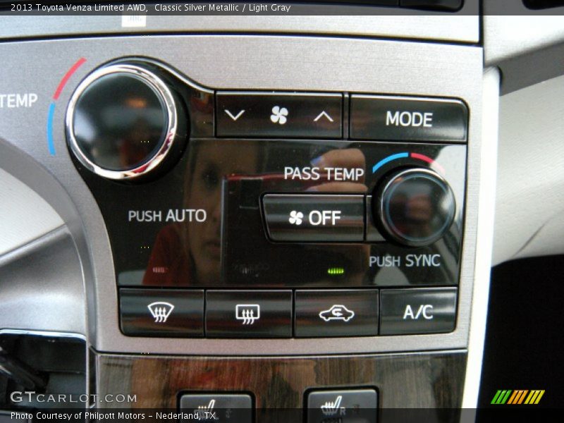Classic Silver Metallic / Light Gray 2013 Toyota Venza Limited AWD
