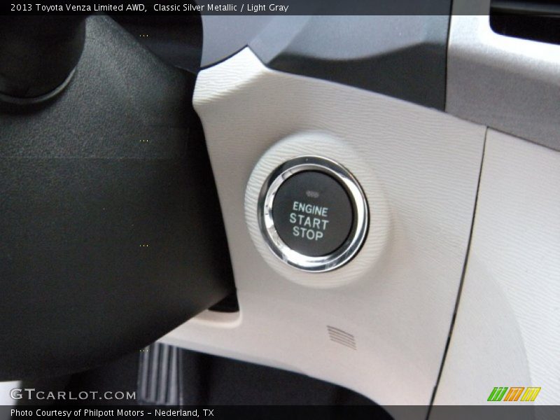 Classic Silver Metallic / Light Gray 2013 Toyota Venza Limited AWD