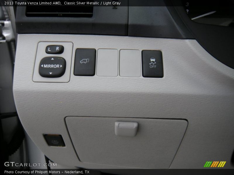 Classic Silver Metallic / Light Gray 2013 Toyota Venza Limited AWD