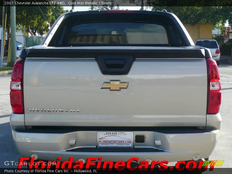 Gold Mist Metallic / Ebony 2007 Chevrolet Avalanche LTZ 4WD