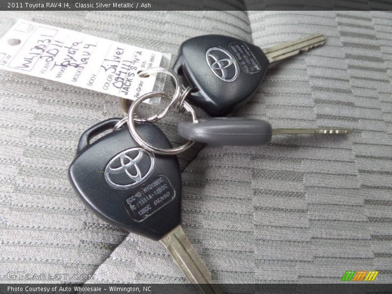 Classic Silver Metallic / Ash 2011 Toyota RAV4 I4