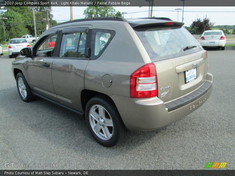 Light Khaki Metallic / Pastel Pebble Beige 2007 Jeep Compass Sport 4x4