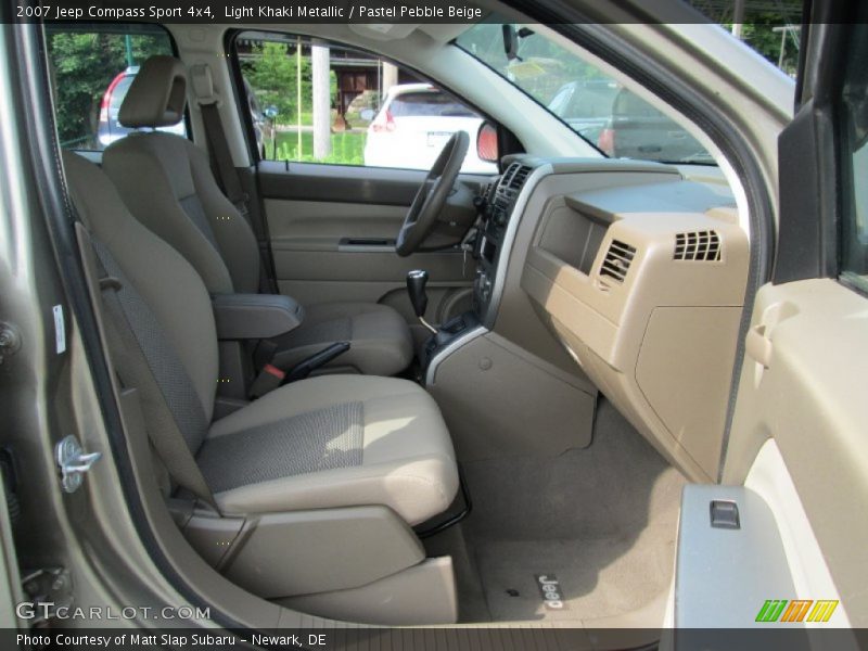 Light Khaki Metallic / Pastel Pebble Beige 2007 Jeep Compass Sport 4x4