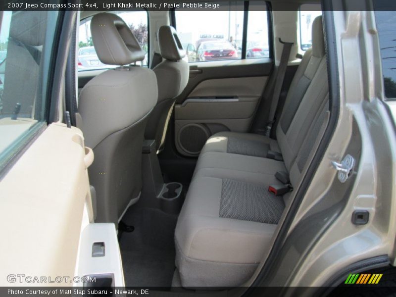 Light Khaki Metallic / Pastel Pebble Beige 2007 Jeep Compass Sport 4x4