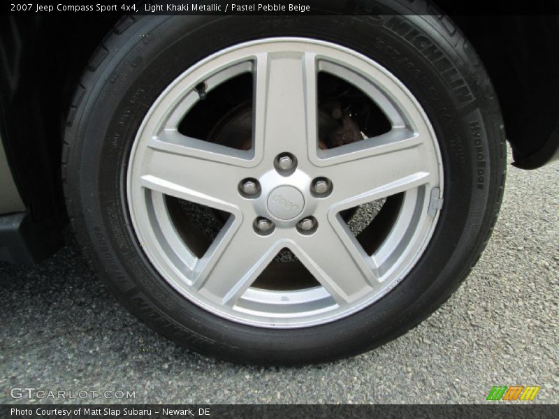 Light Khaki Metallic / Pastel Pebble Beige 2007 Jeep Compass Sport 4x4