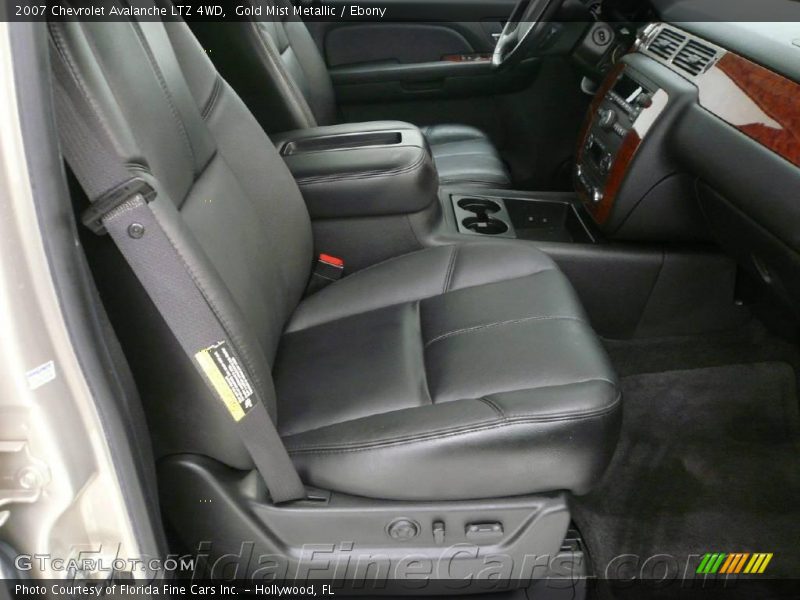 Gold Mist Metallic / Ebony 2007 Chevrolet Avalanche LTZ 4WD