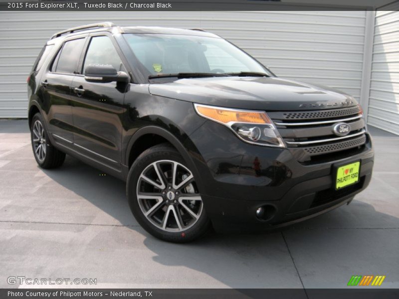 Tuxedo Black / Charcoal Black 2015 Ford Explorer XLT