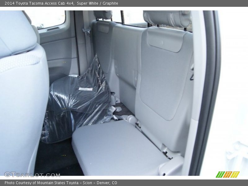 Super White / Graphite 2014 Toyota Tacoma Access Cab 4x4
