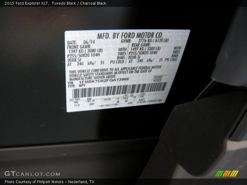 Tuxedo Black / Charcoal Black 2015 Ford Explorer XLT