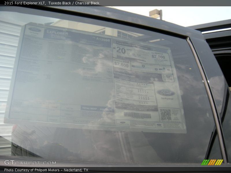 Tuxedo Black / Charcoal Black 2015 Ford Explorer XLT