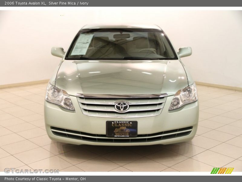 Silver Pine Mica / Ivory 2006 Toyota Avalon XL
