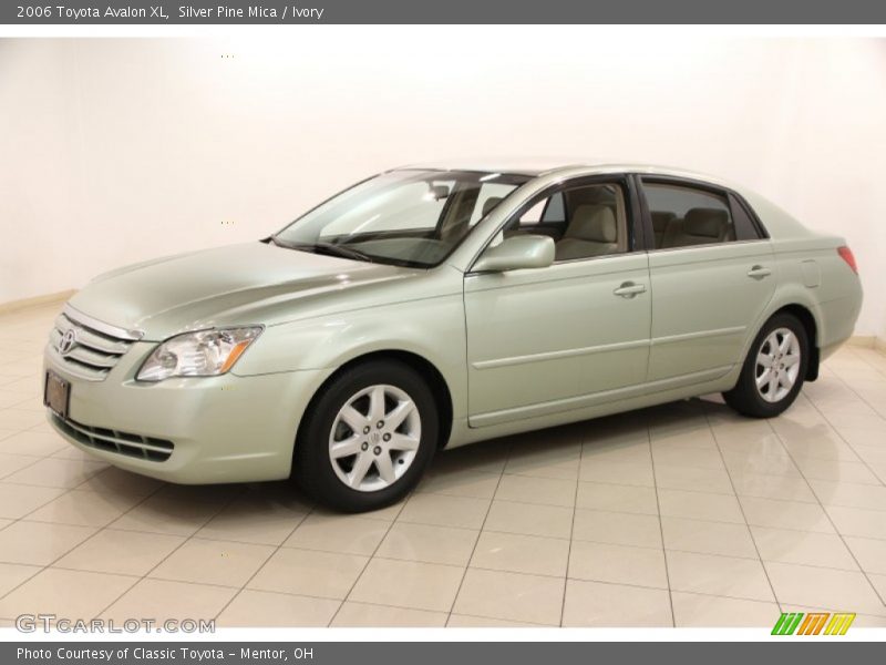 Silver Pine Mica / Ivory 2006 Toyota Avalon XL