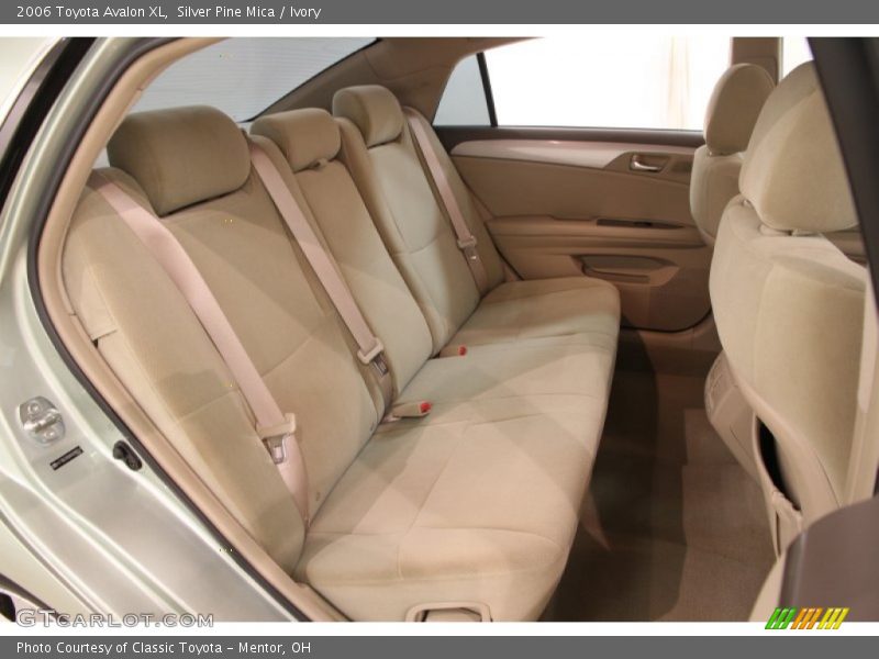 Silver Pine Mica / Ivory 2006 Toyota Avalon XL