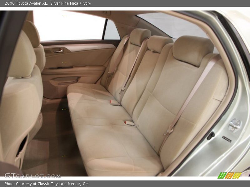 Silver Pine Mica / Ivory 2006 Toyota Avalon XL