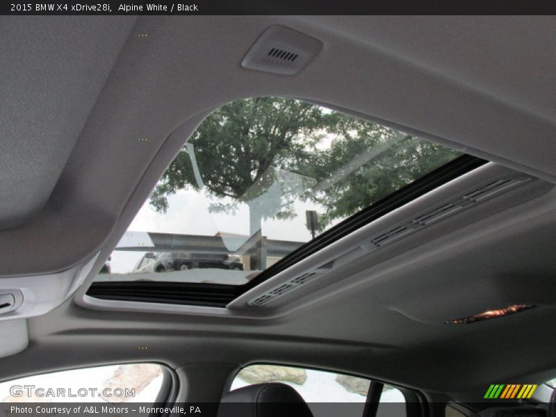 Sunroof of 2015 X4 xDrive28i