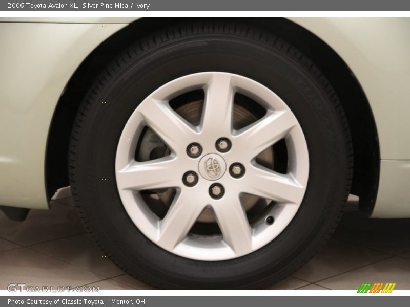 Silver Pine Mica / Ivory 2006 Toyota Avalon XL
