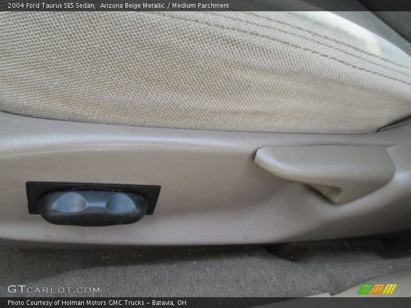 Arizona Beige Metallic / Medium Parchment 2004 Ford Taurus SES Sedan