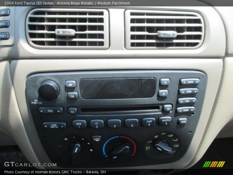 Arizona Beige Metallic / Medium Parchment 2004 Ford Taurus SES Sedan