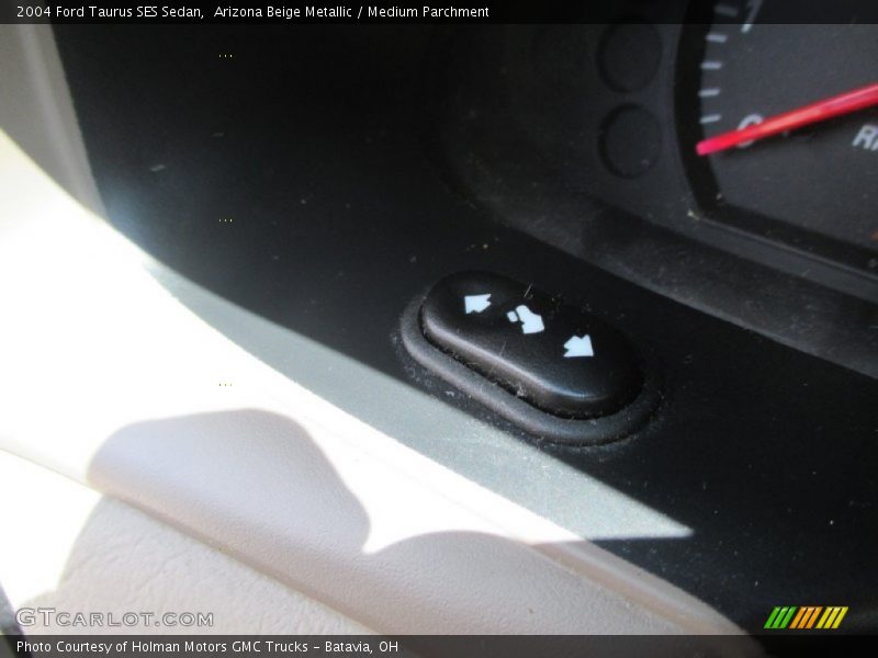 Arizona Beige Metallic / Medium Parchment 2004 Ford Taurus SES Sedan