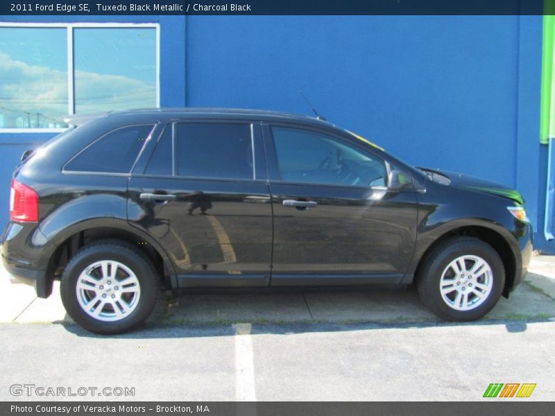 Tuxedo Black Metallic / Charcoal Black 2011 Ford Edge SE