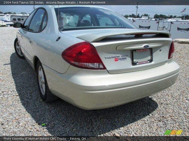 Arizona Beige Metallic / Medium Parchment 2004 Ford Taurus SES Sedan