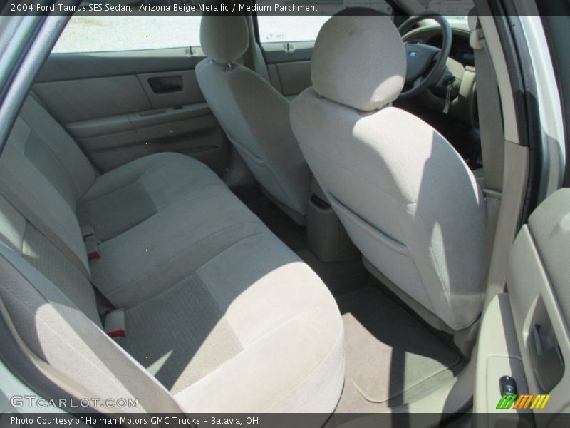 Arizona Beige Metallic / Medium Parchment 2004 Ford Taurus SES Sedan