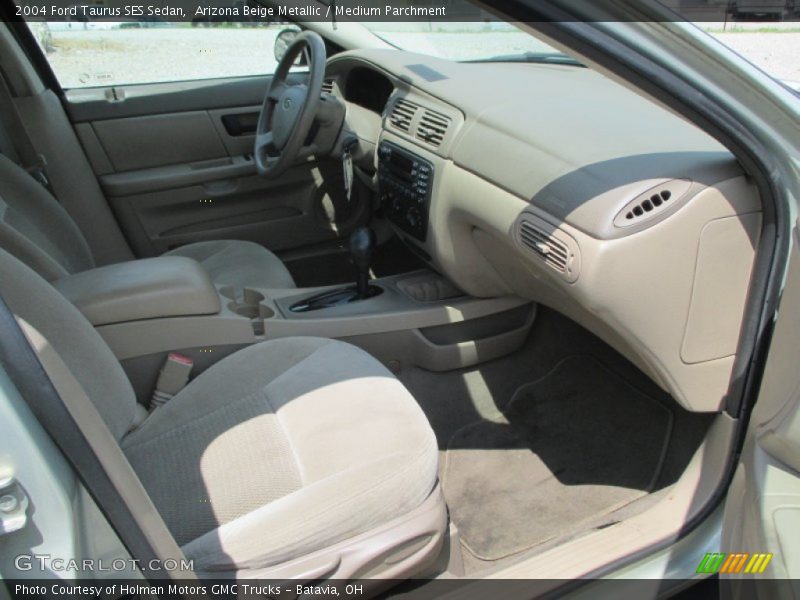 Arizona Beige Metallic / Medium Parchment 2004 Ford Taurus SES Sedan