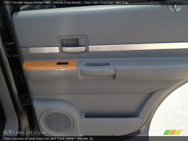 Mineral Gray Metallic / Dark Slate Gray/Light Slate Gray 2007 Chrysler Aspen Limited 4WD