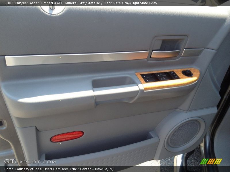 Mineral Gray Metallic / Dark Slate Gray/Light Slate Gray 2007 Chrysler Aspen Limited 4WD