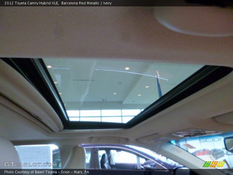 Barcelona Red Metallic / Ivory 2012 Toyota Camry Hybrid XLE