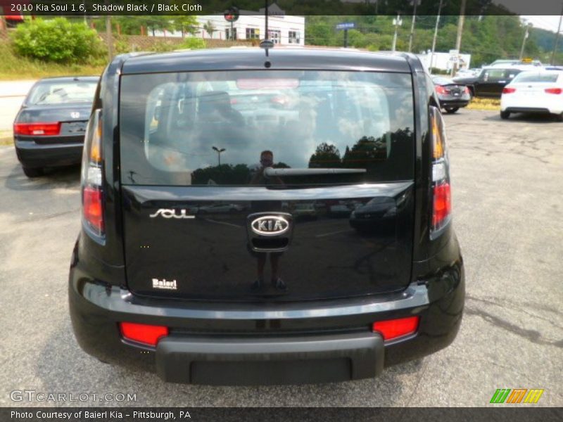 Shadow Black / Black Cloth 2010 Kia Soul 1.6