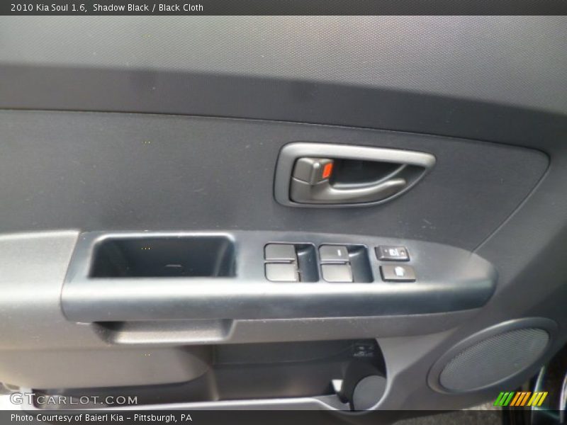 Shadow Black / Black Cloth 2010 Kia Soul 1.6