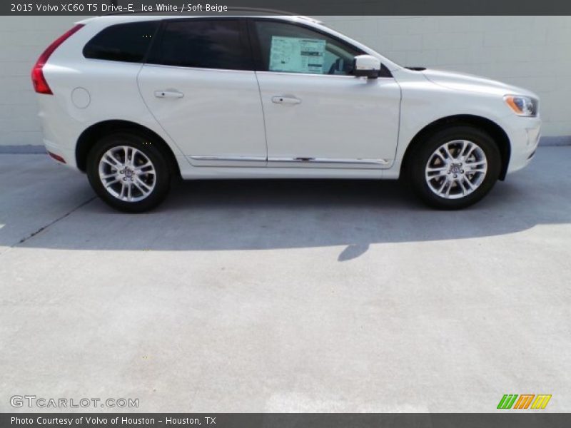 Ice White / Soft Beige 2015 Volvo XC60 T5 Drive-E