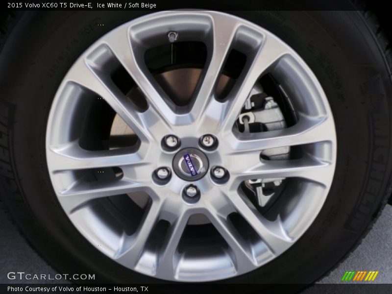 Ice White / Soft Beige 2015 Volvo XC60 T5 Drive-E