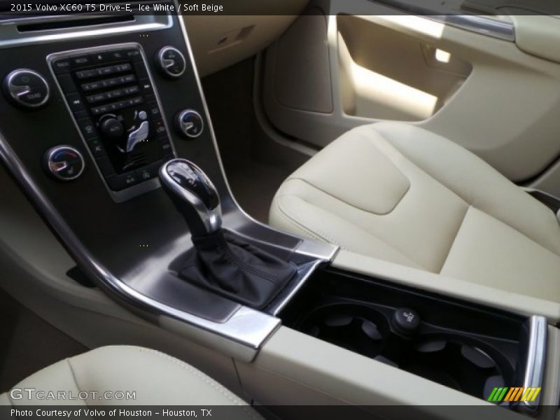 Ice White / Soft Beige 2015 Volvo XC60 T5 Drive-E