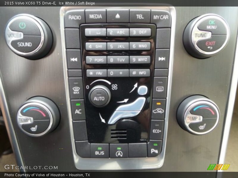 Ice White / Soft Beige 2015 Volvo XC60 T5 Drive-E