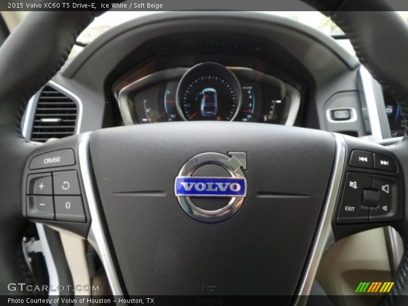 Ice White / Soft Beige 2015 Volvo XC60 T5 Drive-E