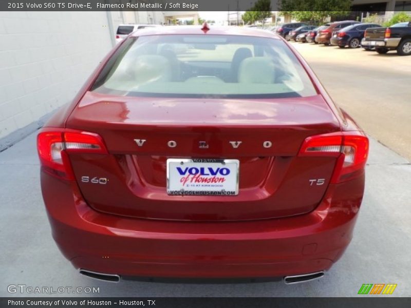 Flamenco Red Metallic / Soft Beige 2015 Volvo S60 T5 Drive-E