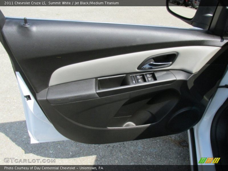 Summit White / Jet Black/Medium Titanium 2011 Chevrolet Cruze LS