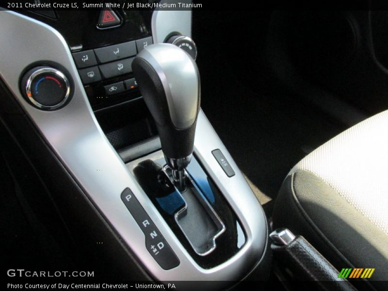 Summit White / Jet Black/Medium Titanium 2011 Chevrolet Cruze LS