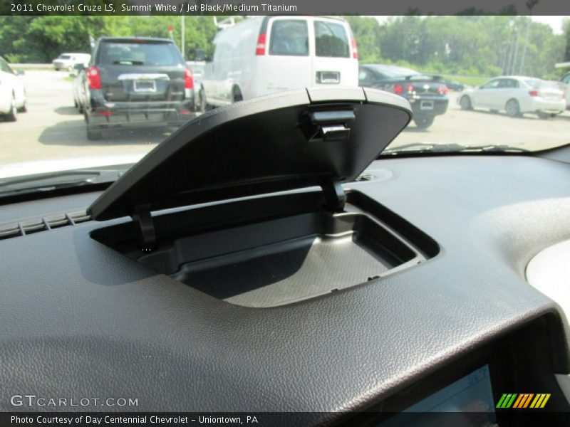 Summit White / Jet Black/Medium Titanium 2011 Chevrolet Cruze LS