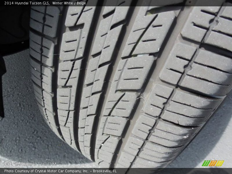 Winter White / Beige 2014 Hyundai Tucson GLS