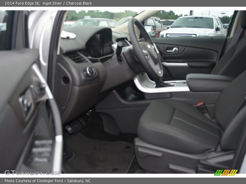 Ingot Silver / Charcoal Black 2014 Ford Edge SE