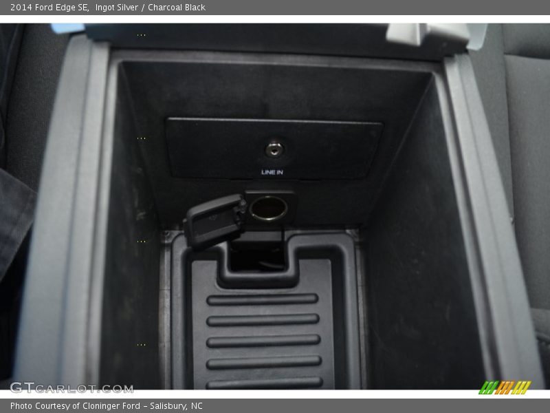 Ingot Silver / Charcoal Black 2014 Ford Edge SE