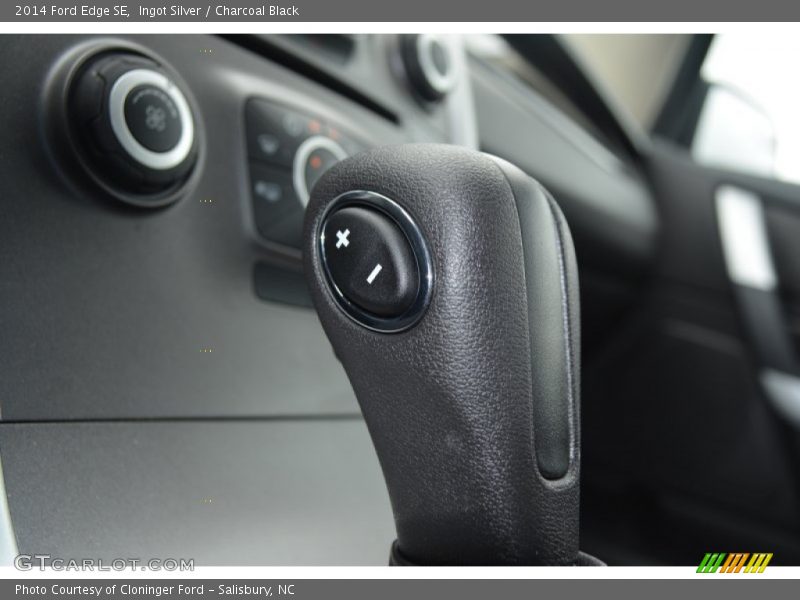 Ingot Silver / Charcoal Black 2014 Ford Edge SE