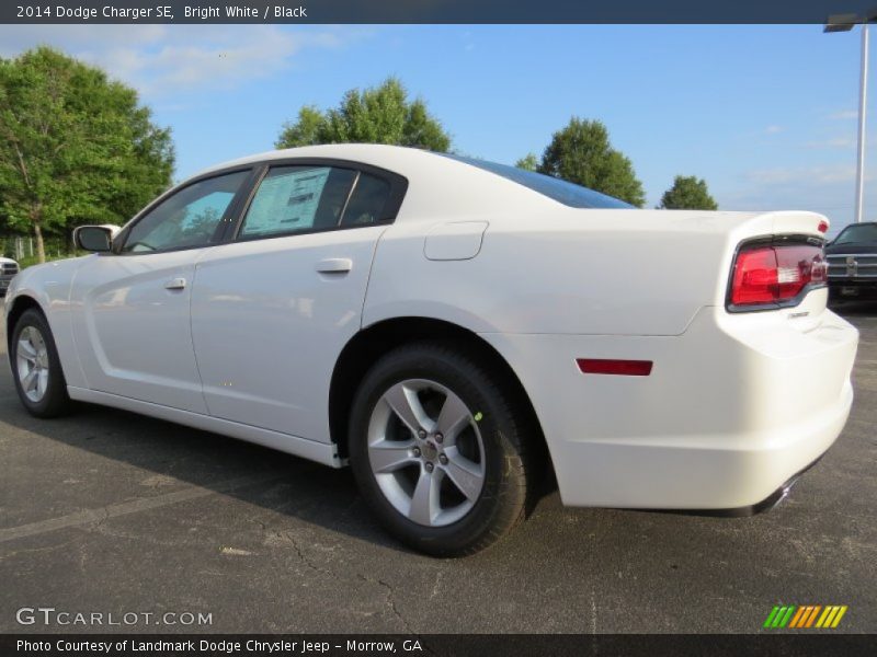 Bright White / Black 2014 Dodge Charger SE