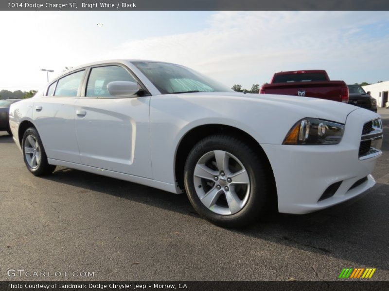 Bright White / Black 2014 Dodge Charger SE