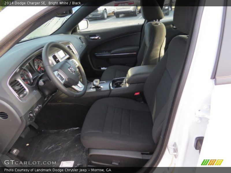 Bright White / Black 2014 Dodge Charger SE