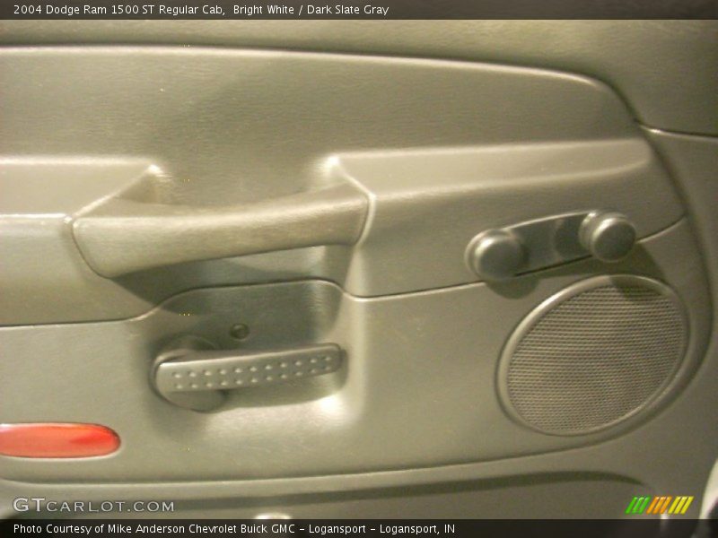 Bright White / Dark Slate Gray 2004 Dodge Ram 1500 ST Regular Cab